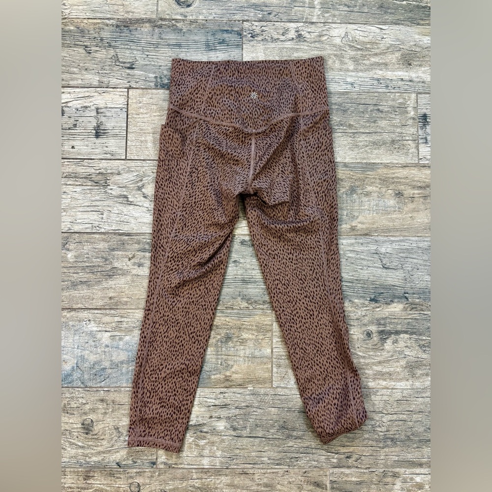 Athleta Sun Salutation Stash Capri Leggings size small petite